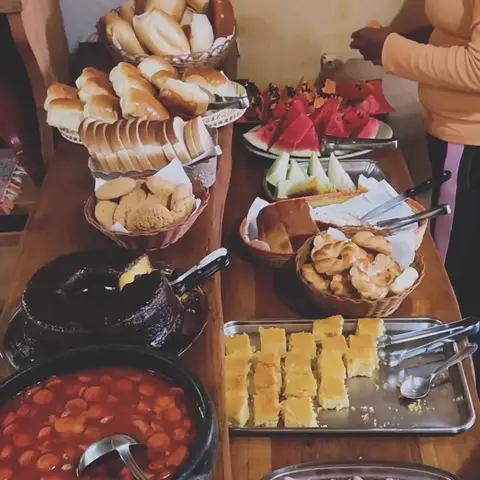 Vídeo do café da manhã da Pousada OPICODOCIPO
