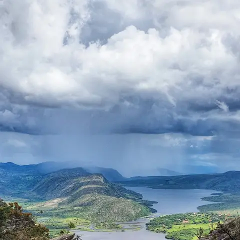 Vista da represa de Lapinha da Serra